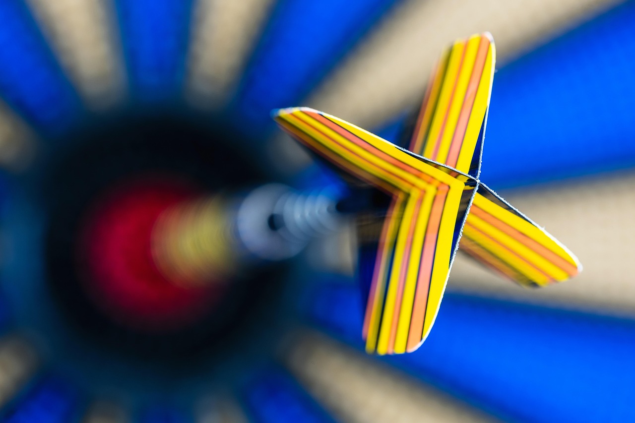 チラシ作成・パンフレットデザイン・ポスター制作など東京のデザイン会社のターゲットを絞る勇気。「誰にでも」をやめると反応率が上がる理由